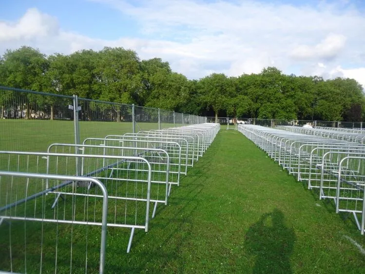 Temporary Metal Fencing Crowd Control Barriers Road Safety Barriers